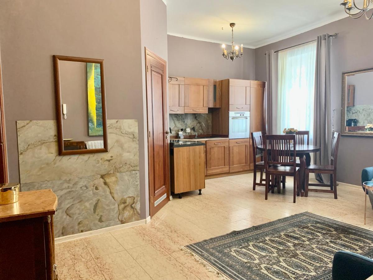 Beautiful And Charming Apartment In The Heart Of The Old Town Varsavia Esterno foto