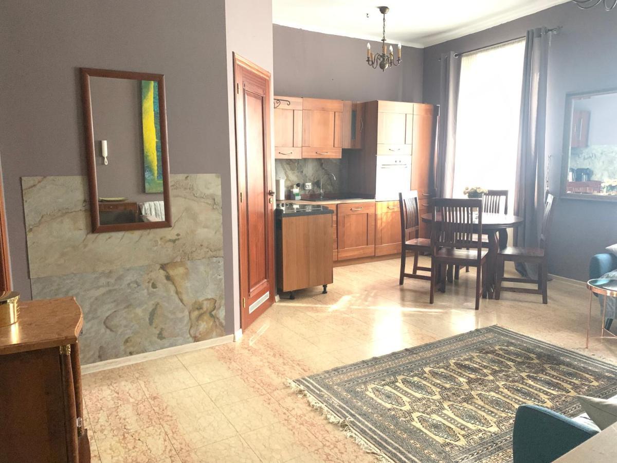 Beautiful And Charming Apartment In The Heart Of The Old Town Varsavia Esterno foto