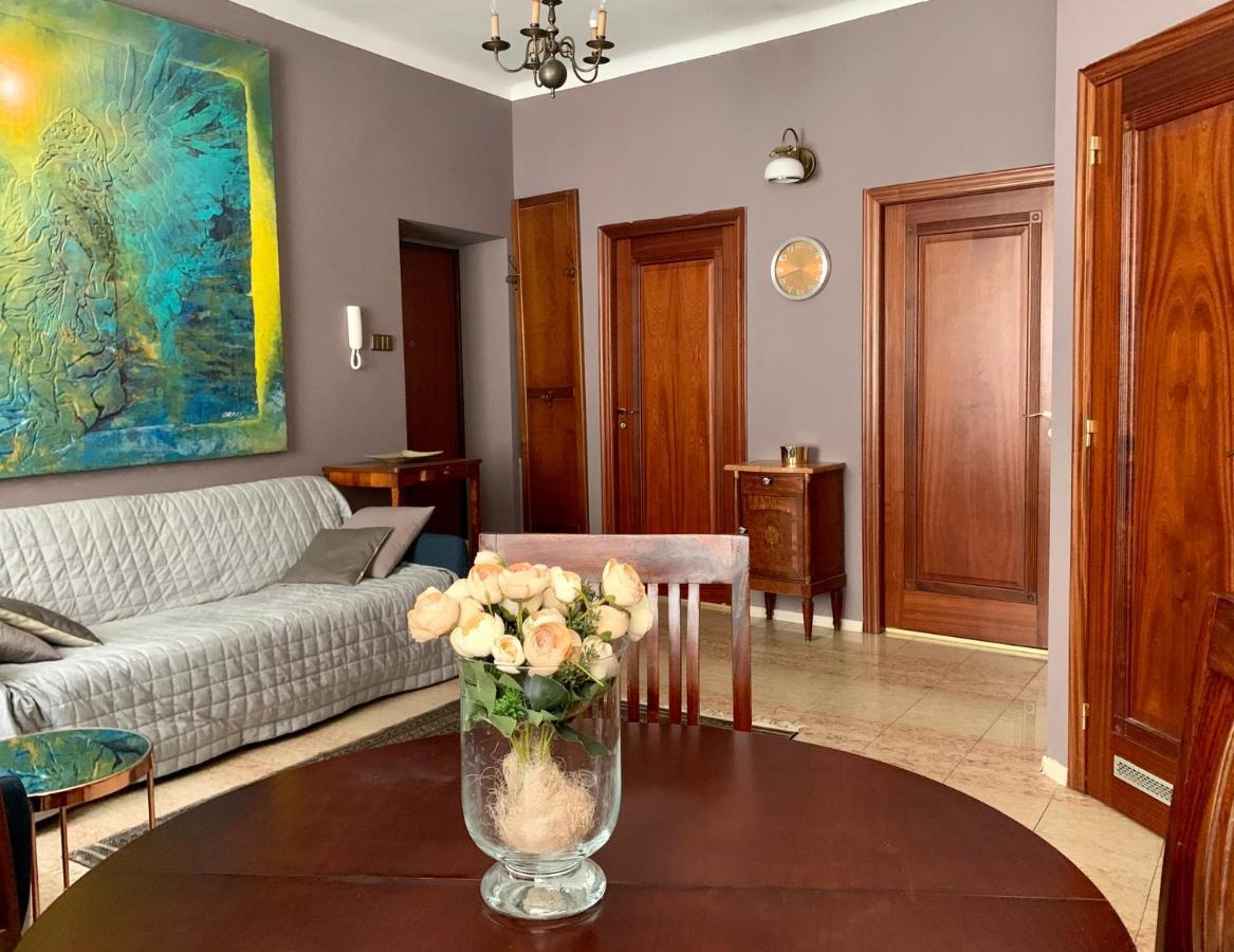 Beautiful And Charming Apartment In The Heart Of The Old Town Varsavia Esterno foto
